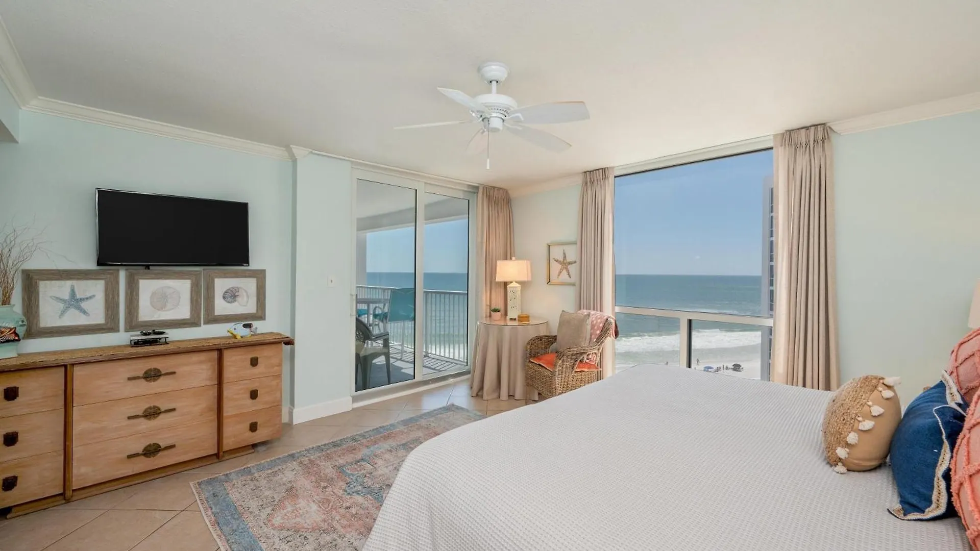 1095 Shoreline - Bedroom Beach Front Condo Free Beach Setup Destin