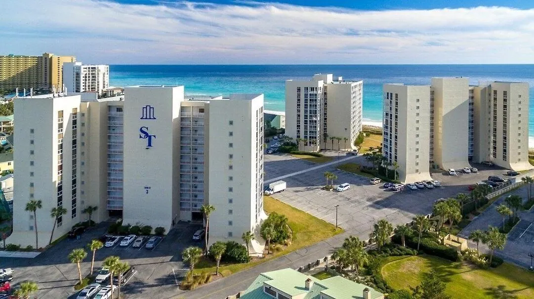 Holiday home 1095 Shoreline - Bedroom Beach Front Condo Free Beach Setup Destin United States